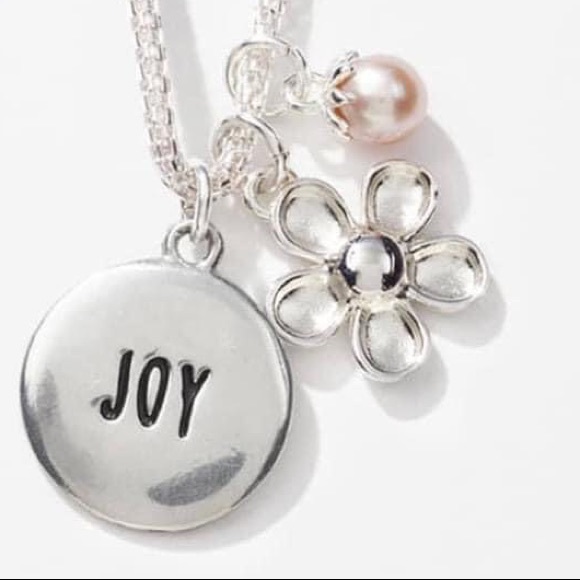 🪄Vantel Pearls - Joy Charm Necklace - Picture 3 of 3